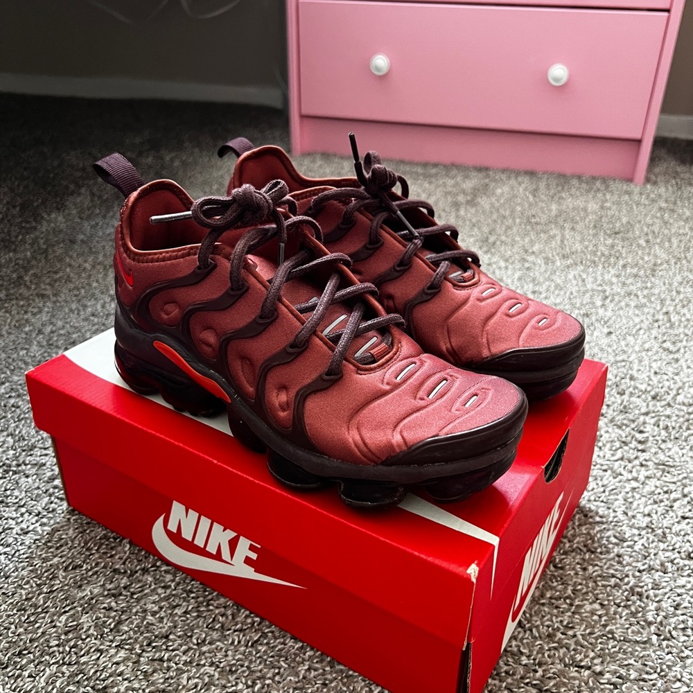 Nike Vapormax Plus Burgundy